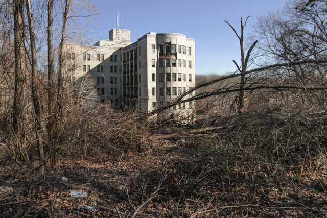 Abandoned NYC-Seaview Hospital-Staten ISland-Untapped Cities-Will Ellis_Abandoned Hospitals-9