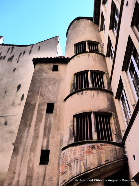 Traboules-Lyon-Passageways-Alleys-Courtyard-UNESCO World Heritage Site-Vieux Lyon-Croix-Rousse-France-004