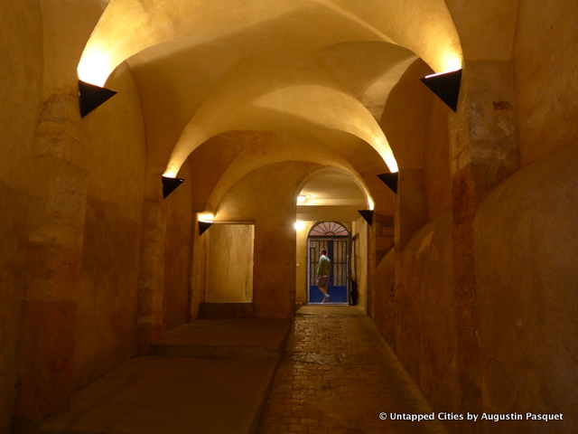 Traboules-Lyon-Passageways-Alleys-Courtyard-UNESCO World Heritage Site-Vieux Lyon-Croix-Rousse-France-009