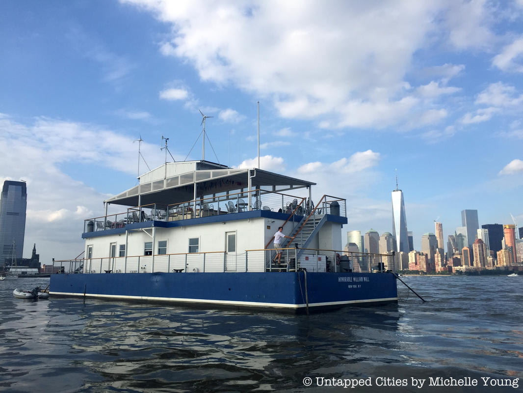 Bewijs Excursie prijs Discover the Little-Known Floating Clubhouse of the Manhattan Yacht Club in  New York Harbor - Untapped New York