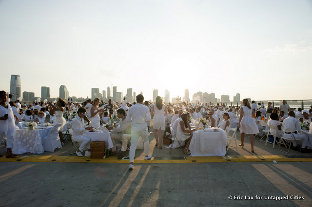 NYC-Diner en Blanc-2015-Hudson River Park-Pop Up White Dinner