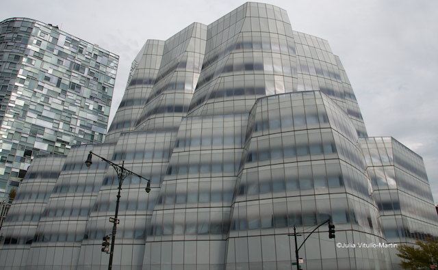 Frank Gehry Buildings - The Architect's Look