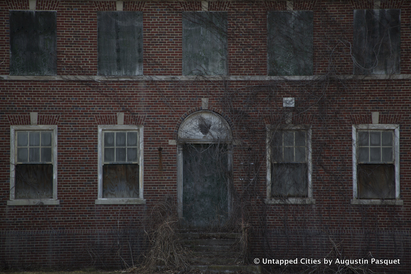 Kings Park Psychiatric Center Hospital-Abandoned-Nissoquogue State Park-Long Island-NYC_19