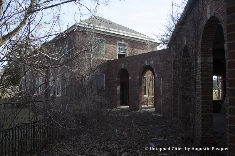 Kings Park Psychiatric Center Hospital-Abandoned-Nissoquogue State Park-Long Island-NYC_22