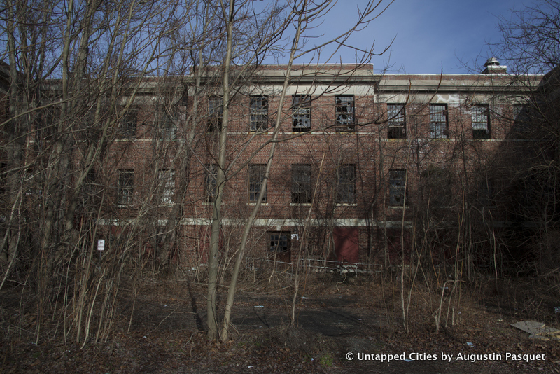 Kings Park Psychiatric Center Hospital-Abandoned-Nissoquogue State Park-Long Island-NYC_28