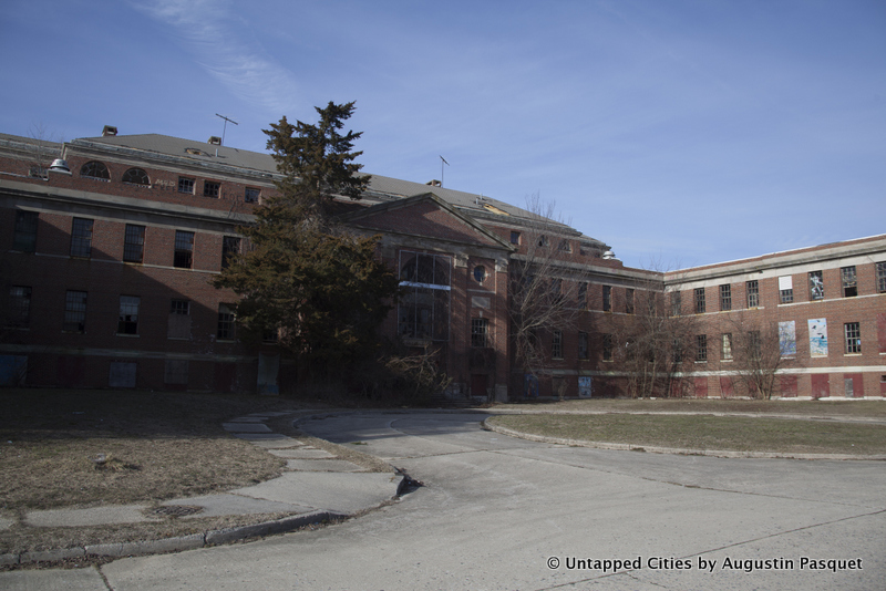 Kings Park Psychiatric Center Hospital-Abandoned-Nissoquogue State Park-Long Island-NYC_29