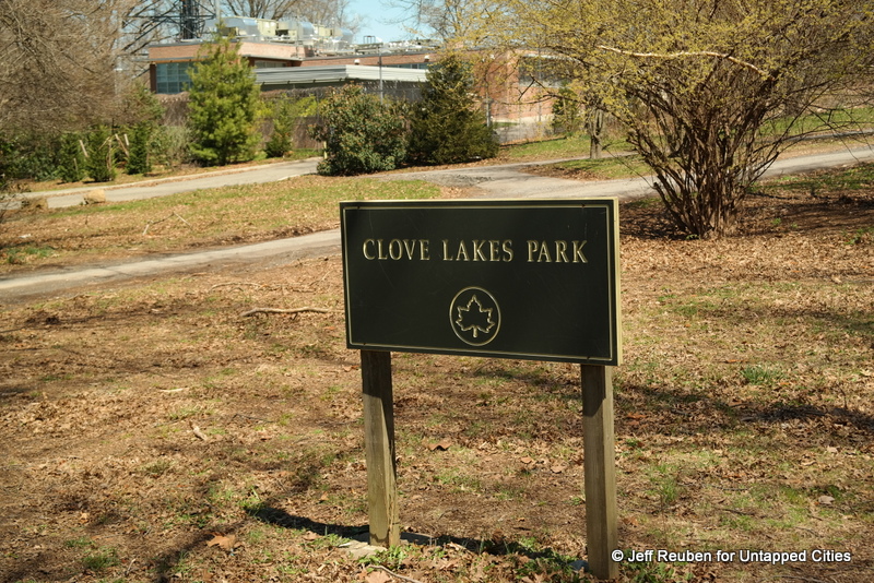 Sign for Clove Lakes Park