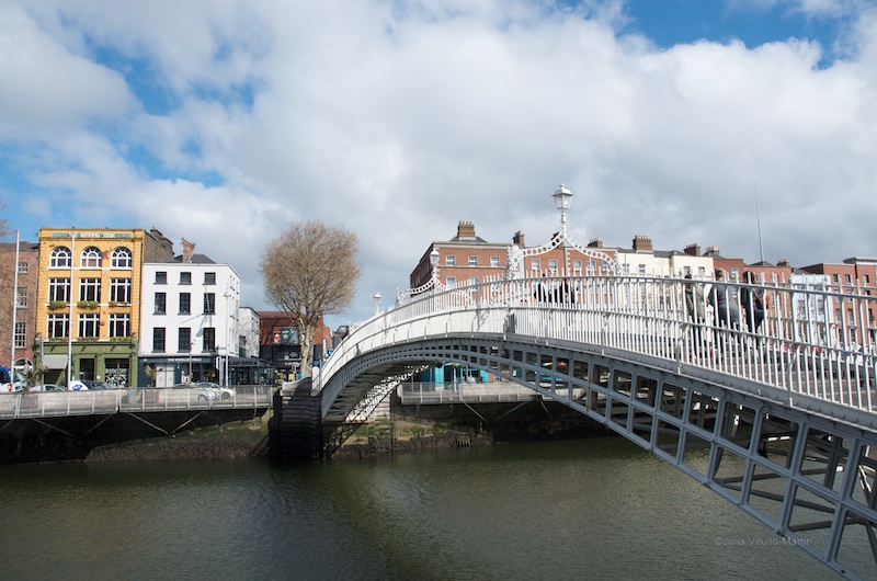 The first pedestrian bridge to span the River Liffey, the 1816 Ha'penny was named for its original toll.