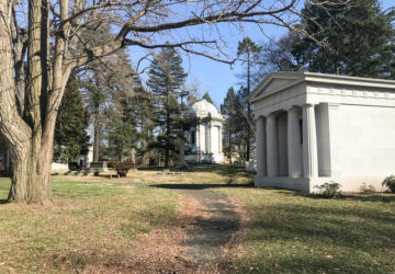 Woodlawn Cemetery mauseoleums