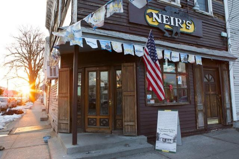 Neir's Tavern, one of the oldest bars in NYC