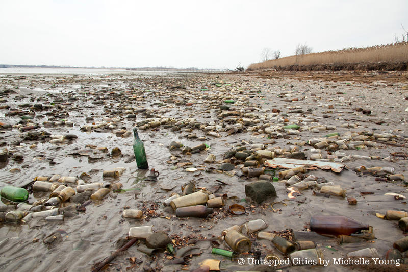 Dead Horse Bay-Brooklyn-Vintage Bottles-Landfill-Garbage-Beach-Jamaica Bay-NYC_18 (1)