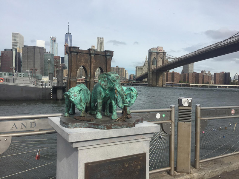 Monument to a fake elephant stampede at the Brooklyn Bridge