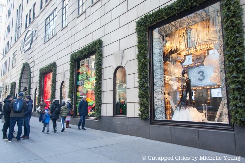 ⁴ᴷ⁶⁰ Walking Tour of the Bergdorf Goodman Fifth Avenue Store, NYC during  the Holidays 2018 