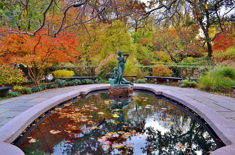 A fountain located in Central Park's Conservatory Garden