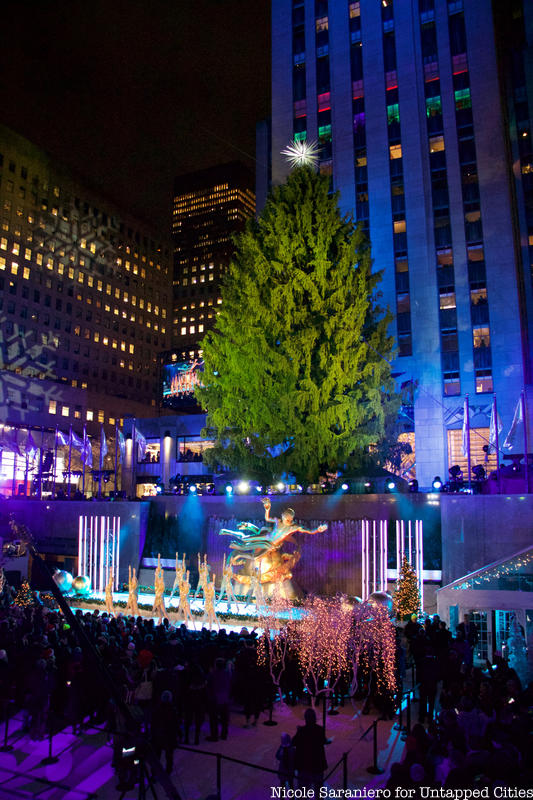 2018 Rockefeller tree lights up New York