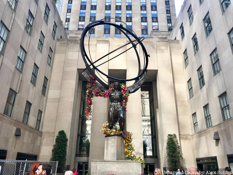 Statue Atlas at Rockefeller Center