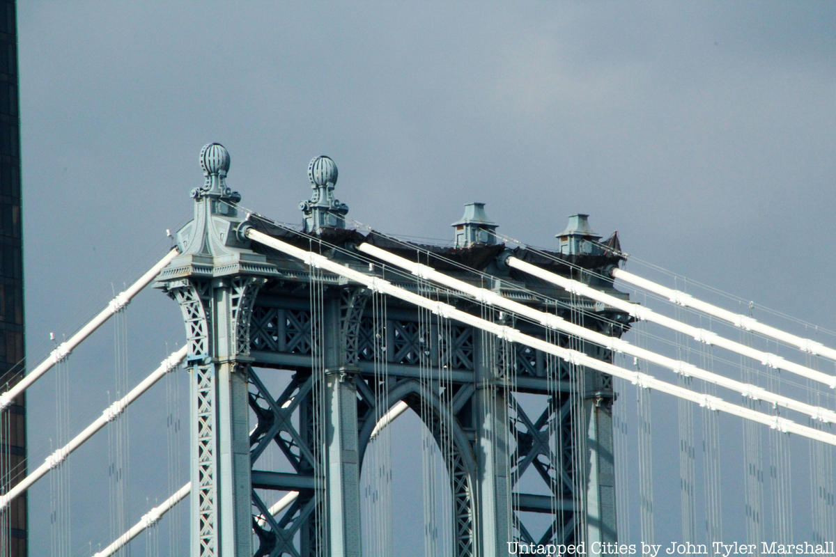 The Manhattan Bridge Globes Are Missing Here S The Story Untapped New York