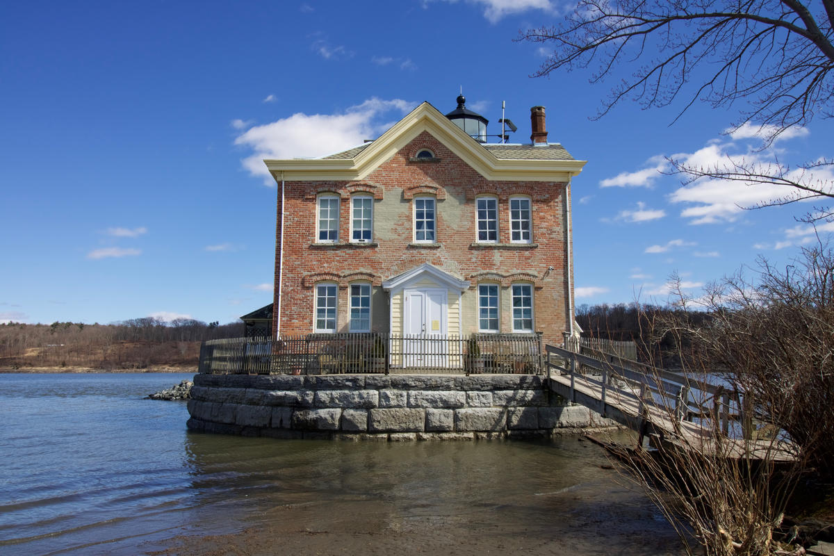 Stay in the Saugerties One of the Last Remaining Lighthouses in the Hudson Valley - New York