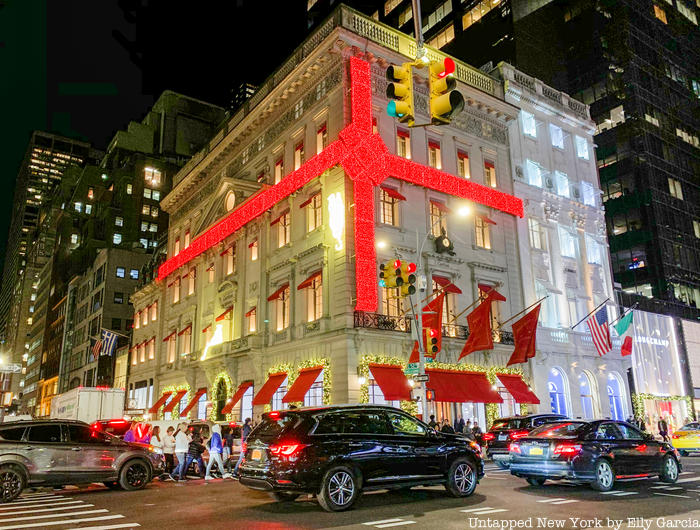 Cartier holiday ribbon decoration 2019 on Fifth Avenue