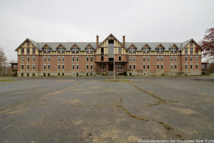 Former nurses dormitory at the abandoned hospital site of Middletown State