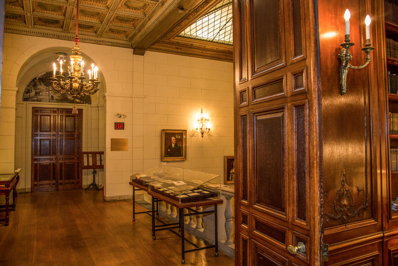The Assunta, Ignazio, Ada and Romano Peluso Exhibition Gallery displays historic books and materials and is open to the public whenever the Library is open. (Photo by Beth Perkins; courtesy of The New York Society Library)