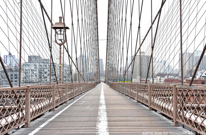 Empty Brooklyn Bridge in Coronavirus