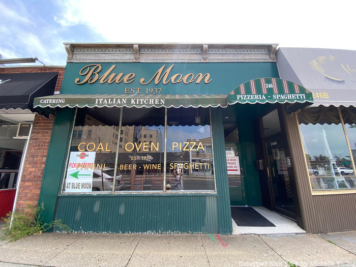 Blue Moon Italian Kitchen in Rockville Center