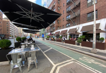Cafeteria in Chelsea Outdoor Dining