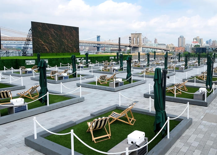 The Greens rooftop lawns at Pier 17