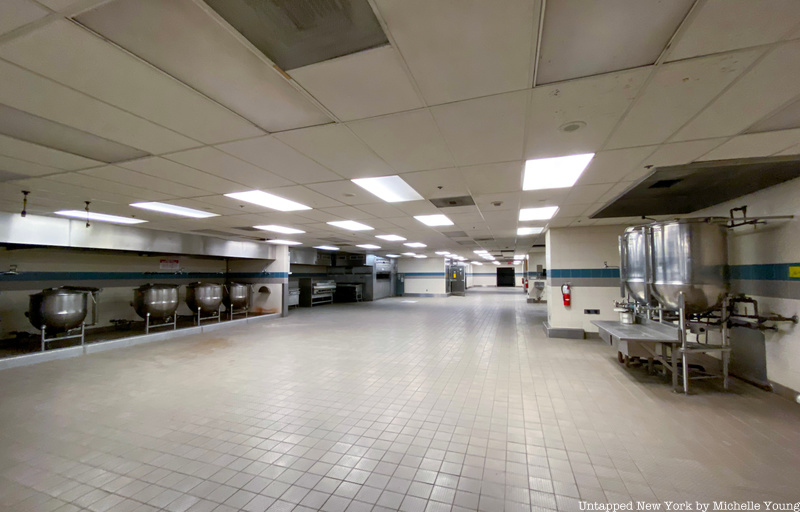Commercial kitchen in 90 Sands