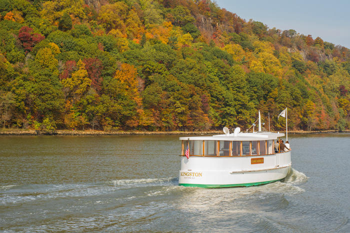 Fall foliage cruise on the Hudson River