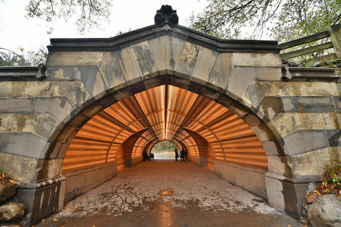 de pas gerestaureerde Endale Arch