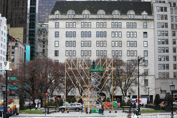 World's largest menorah in Manhattan lights up for the holidays in NYC