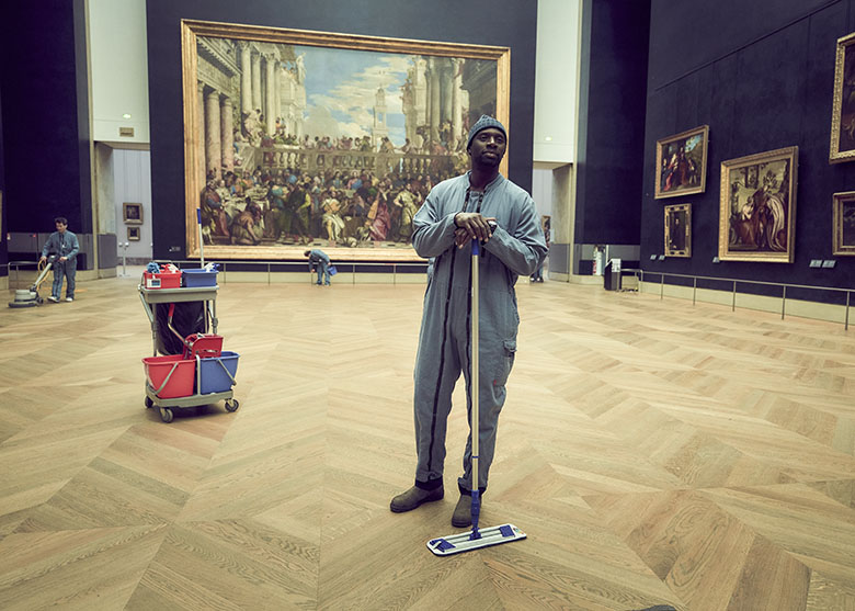 Omar Sy in the Louvre, filming location in Lupin
