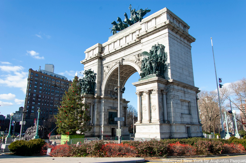 Soldiers and Sailors Memorial arch, view from south