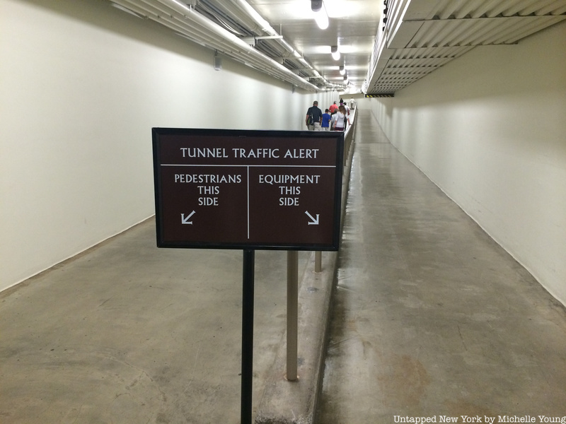 Tunnel traffic sign below Library of Congress
