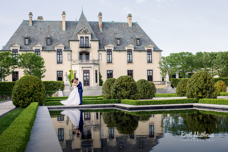 Married couple at OHEKA CASTLE.