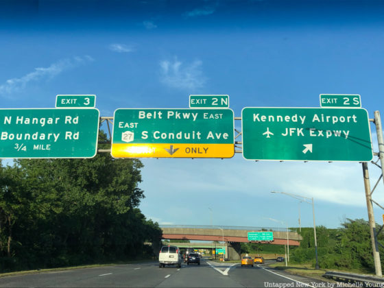 Belt Parkway Signs To Kennedy Airport Brooklyn Queens NYC 560x420 