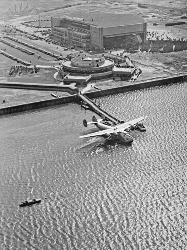 yankee clipper docking at marine air terminal