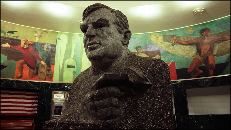 bust of LaGuardia