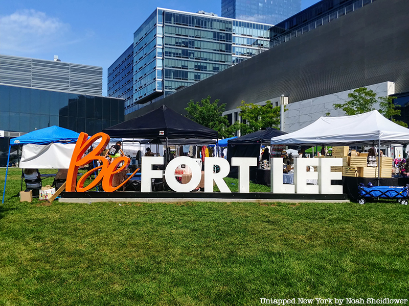 Fort Lee Sign