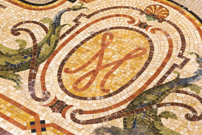 Martinique New York tile mosaic "M"