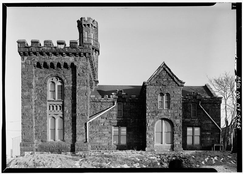 Bodine Castle, a lost mansion of Queens