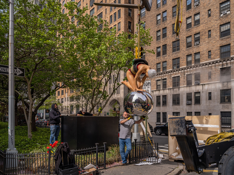 sculpture on Park Avenue installation