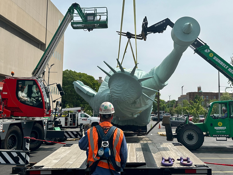 Little Liberty removal from the Brooklyn Museum