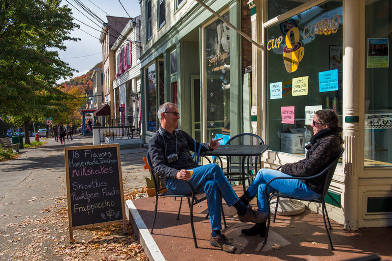 A couple eats outside in Cold Spring, Hudson Valley