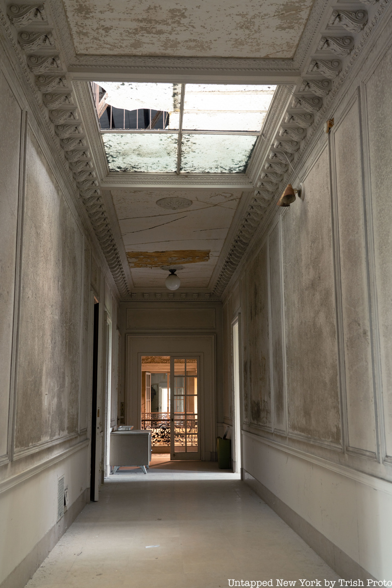 Lynnewood Hall hallway