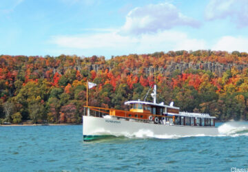 Classic Harbor fall foliage cruise
