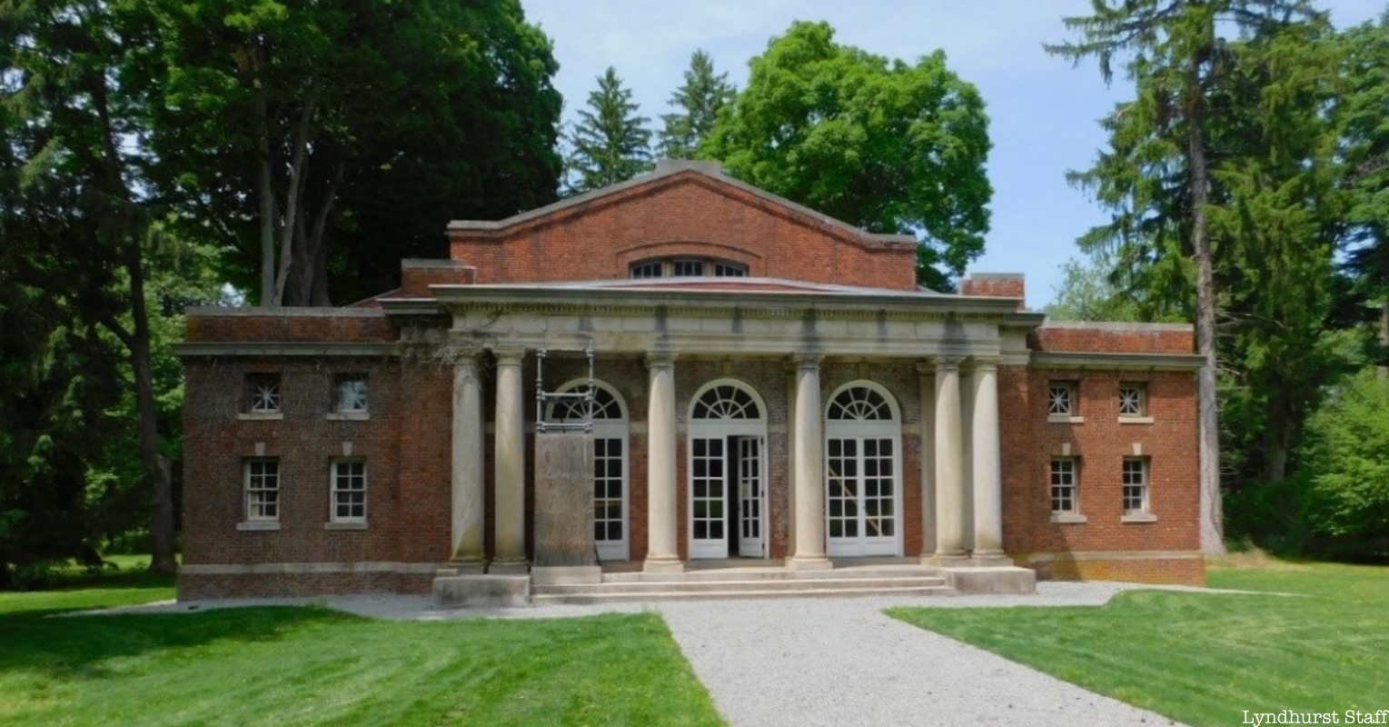 Pool house at Lyndhurst Mansion