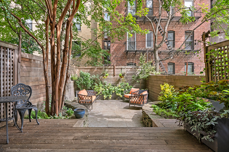 Garden at 51 West 95th Street, the townhouse in Home Alone 2